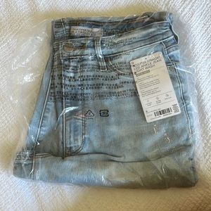 Athleta Sculptek Straight leg ankle jean-light wash